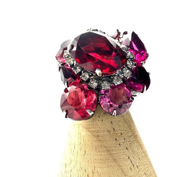 Vintage 1980s Robert Sorrell Cocktail Cluster Ring—Massive Red Pink Rhinestones - Picture 7 of 11